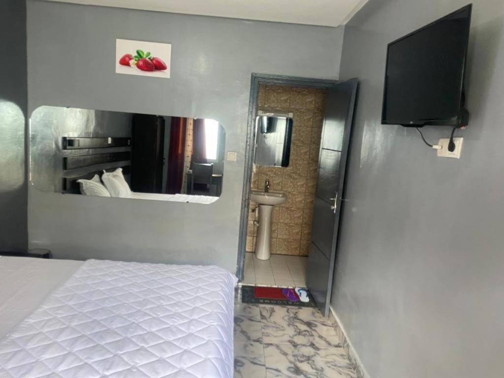 Sunrise Center Bonapriso 111 Otel Douala Dış mekan fotoğraf