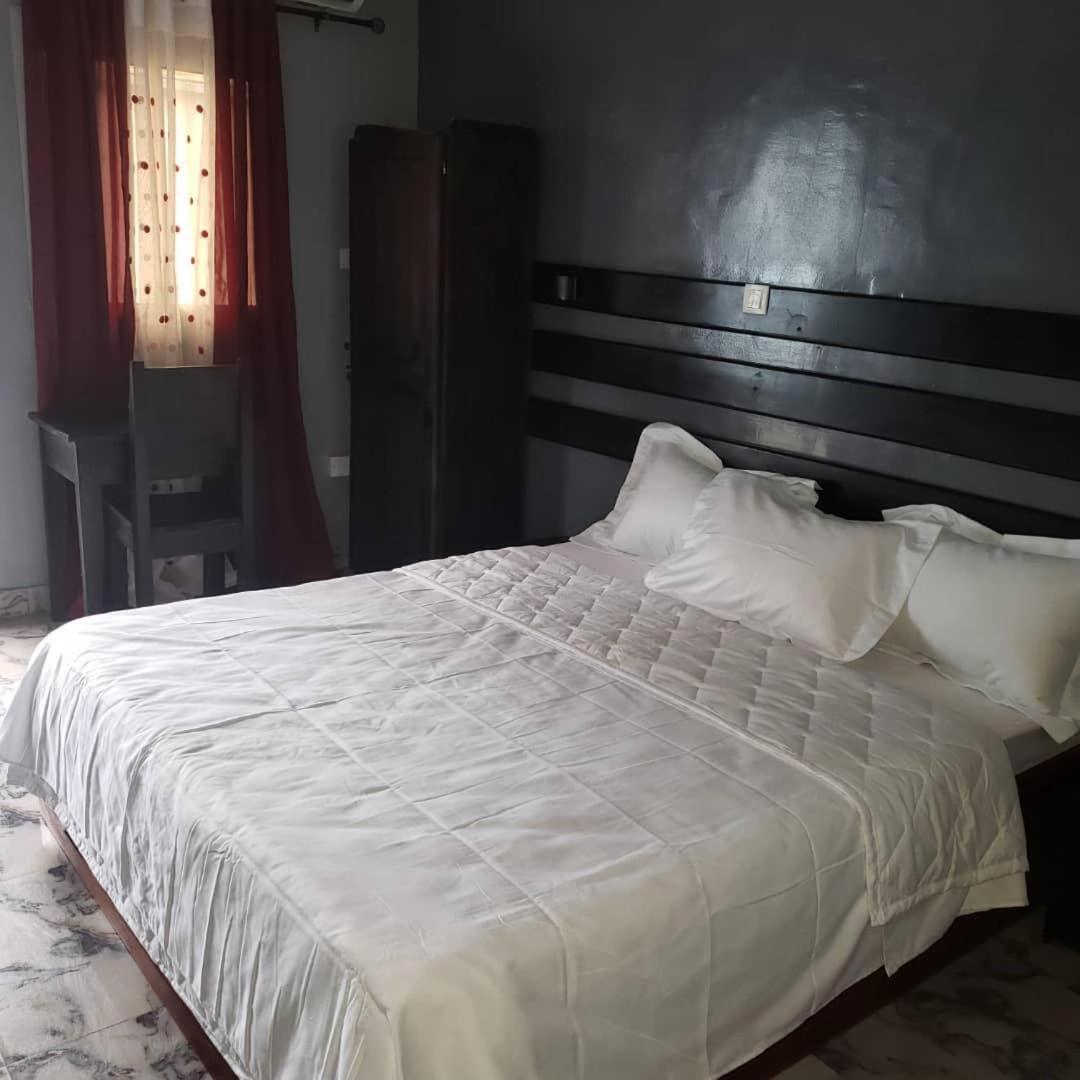 Sunrise Center Bonapriso 111 Otel Douala Dış mekan fotoğraf